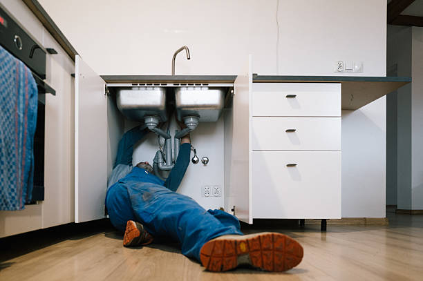 Professional Plumbing technician working in Sebastopol, MS